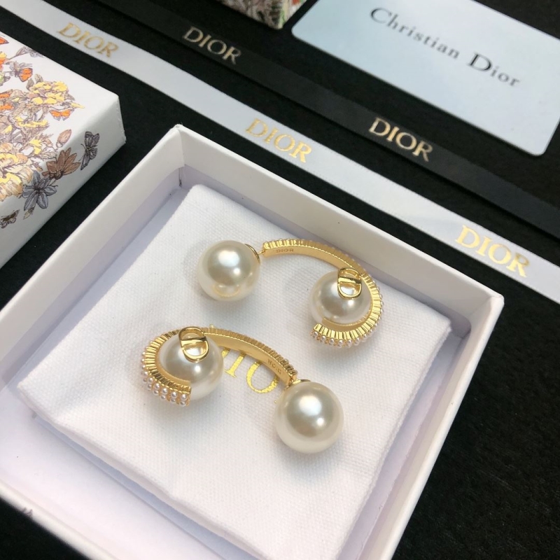 chr1st1an D10r earrings